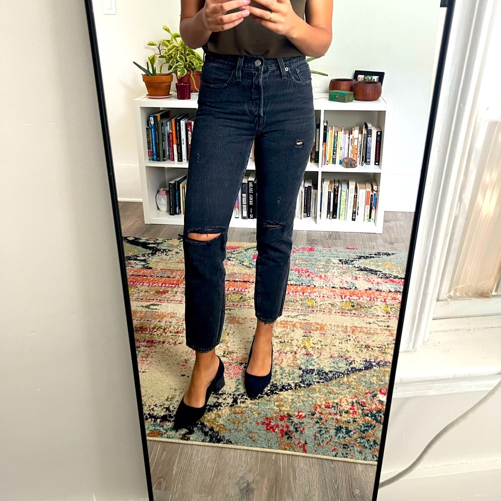 Levi’s Wedgie Icon Fit Jeans in black size 27